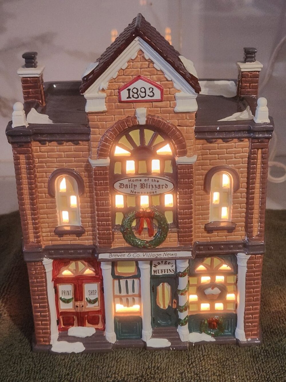 Deparment 56 Snow Village Print Shop & Village News Illuminated